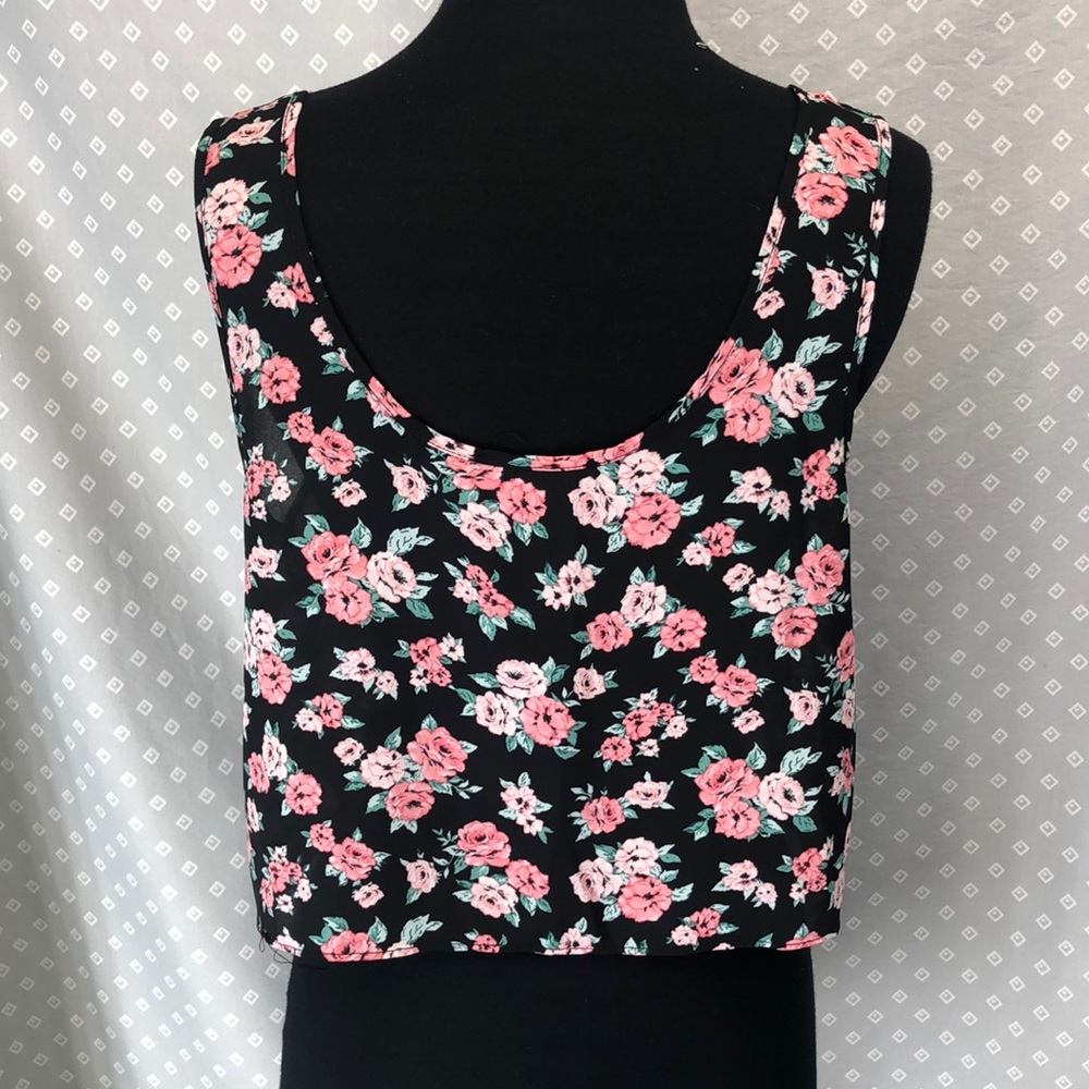 Flowy Floral Crop Top - Picture 3 of 5